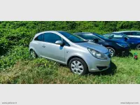 Usado Opel Corsa Edition 95 HP (69 kW) 2011 Prateado Sedan