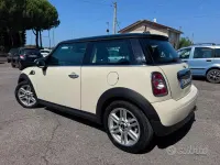 Usata Mini Cooper D 111 CV (81 kW) 2011 Beige Utilitaria