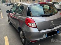Usata Renault Clio II Dynamique 75 CV (55 kW) 2011 Grigio Utilitaria