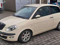 Usata Lancia Ypsilon 80 CV (58 kW) 2004 Bianco Utilitaria