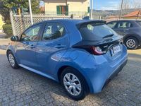 Usata Toyota Yaris Hybrid Active 92 CV (67 kW) 2021 Blu/azzurro Berlina