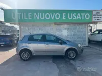 Usata Fiat Grande Punto 77 CV (56 kW) 2012 Grigio Utilitaria