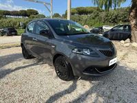Begagnad Lancia Ypsilon S 69 HK (50 kW) 2022 Grå Halvkombi