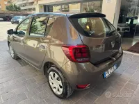 Usata Dacia Sandero Lauréate 75 CV (55 kW) 2018 Marrone Utilitaria