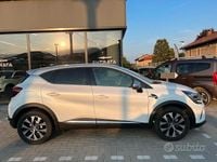 Usata Renault Captur Techno 101 CV (74 kW) 2024 Bianco SUV