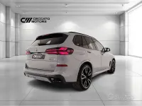 Nuova BMW X5 M Sport 530 CV (389 kW) 2026 Grigio SUV