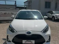 Usata Toyota Yaris Hybrid Lounge 116 CV (85 kW) 2020 Bianco Berlina