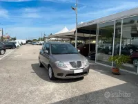 Gebraucht Lancia Ypsilon 77 PS (56 kW) 2010 Violett Kleinwagen