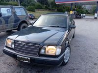 Usata Mercedes E250 136 CV (100 kW) 1990 Nero Berlina