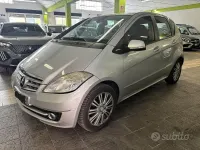 Usata Mercedes A180 Elegance 109 CV (80 kW) 2010 Grigio Berlina