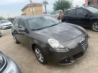 Usata Alfa Romeo Giulietta Distinctive 105 CV (77 kW) 2010 Giallo Utilitaria