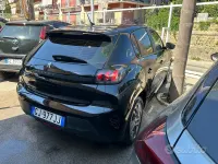 Usata Peugeot 208 GT 102 CV (75 kW) 2022 Nero Utilitaria