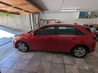 Usata Kia Ceed 100 CV (73 kW) 2019 Rosso Utilitaria