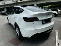 Usata Tesla Model Y 189 kW (258 CV) 2023 Bianco SUV