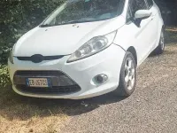 Usata Ford Fiesta Titanium 97 CV (71 kW) 2010 Bianco Berlina