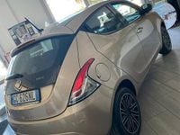 Usata Lancia Ypsilon 69 CV (50 kW) 2021 Oro Utilitaria