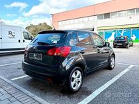 Usata Kia Venga 90 CV (66 kW) 2013 Nero Utilitaria