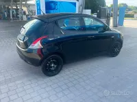 Usata Lancia Ypsilon 69 CV (50 kW) 2014 Nero Utilitaria