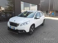 Usata Peugeot 2008 S 120 CV (88 kW) 2016 Bianco SUV
