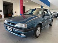 Usata Renault 19 80 CV (58 kW) 1993 Blu pastello Berlina