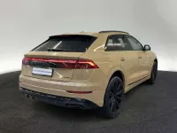 Usata Audi Q8 S-Line 286 CV (210 kW) 2025 Oro sakhir SUV