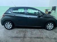 Usata Peugeot 208 68 CV (50 kW) 2014 Grigio Utilitaria