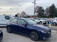 Usata VW Golf VIII Life 110 CV (80 kW) 2023 Blu Berlina