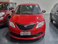 Usata Lancia Ypsilon 69 CV (50 kW) 2019 Rosso Utilitaria