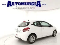 Usata Peugeot 208 Active 68 CV (50 kW) 2018 Bianco Utilitaria