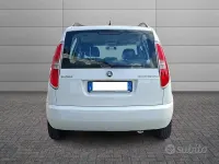 Usata Skoda Roomster Active 69 CV (50 kW) 2013 Bianca Monovolume