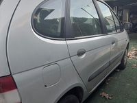 Usata Renault Scénic LIMITED 107 CV (78 kW) 2002 Grigio Monovolume