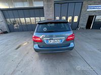 Usata Mercedes B160 Premium 89 CV (65 kW) 2014 Blu Monovolume