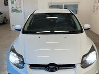Begagnad Ford Focus Titanium 95 HK (69 kW) 2012 Vit Sedan