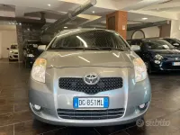 Usata Toyota Yaris Sol 69 CV (50 kW) 2007 Grigio Utilitaria