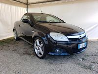 Usata Opel Tigra Sport 150 CV (110 kW) 2005 Nero Cabrio