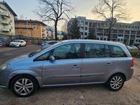 Usata Opel Zafira 2006 Grigio Monovolume
