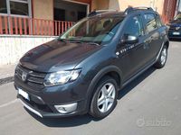 Usata Dacia Sandero Stepway 90 CV (66 kW) 2018 Grigio Berlina