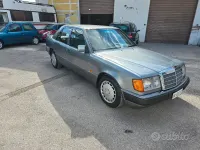 Usata Mercedes E300 220 CV (161 kW) 1990 Grigio Berlina