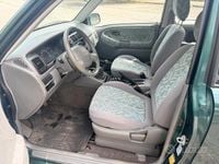 Usata Suzuki Grand Vitara 94 CV (69 kW) 2000 Verde Station wagon