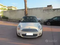 Usata Mini Cooper D 109 CV (80 kW) 2008 Beige Utilitaria