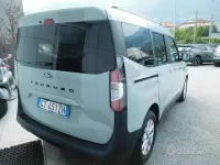 Usata Ford Tourneo Courier Titanium 125 CV (91 kW) 2024 Grigio Monovolume