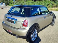 Usata Mini Cooper D 111 CV (81 kW) 2010 Oro Utilitaria