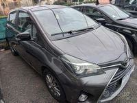 Usata Toyota Yaris Active 69 CV (50 kW) 2017 Grigio Berlina