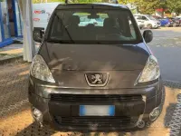 Usata Peugeot Partner Tepee Family 92 CV (67 kW) 2012 Grigio Monovolume