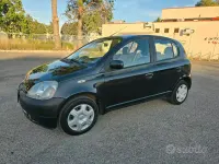 Usata Toyota Yaris 68 CV (50 kW) 2000 Nero Berlina
