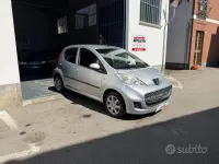 Usata Peugeot 107 68 CV (50 kW) 2009 Grigio Utilitaria