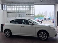 Usata Alfa Romeo Giulietta Exclusive 170 CV (125 kW) 2012 Bianco Utilitaria