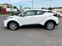 Usata Toyota C-HR Active 122 CV (89 kW) 2023 Bianco SUV