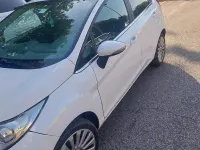 Usata Ford Fiesta Titanium 97 CV (71 kW) 2010 Bianco Berlina