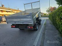Usata Nissan Cabstar 106 CV (77 kW) 2002 Bianco Pick-up